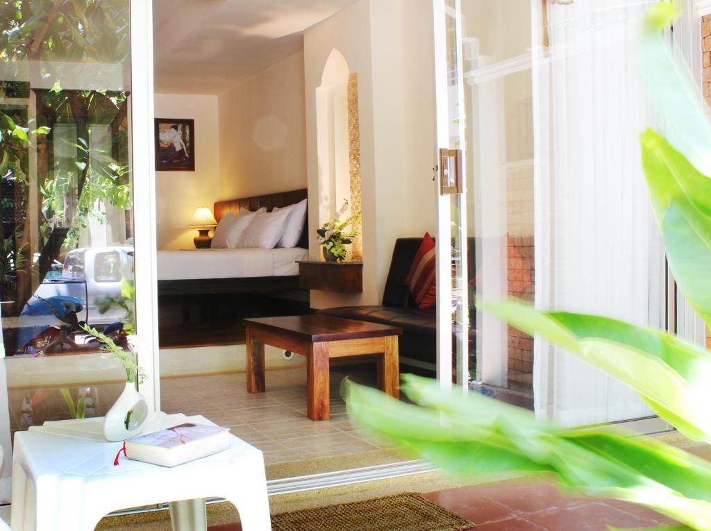 Baan Pron Phateep Patong Habitación foto